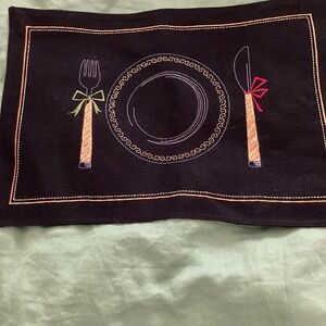 New never used black placemats (4)